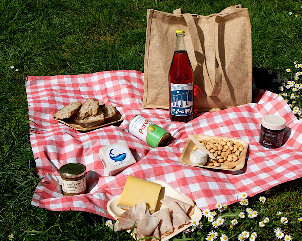 7 hampers for your summer picnic
